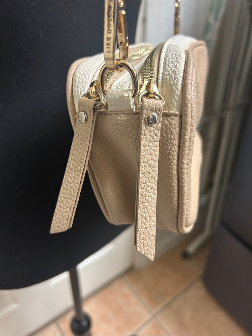 Like Dreams crossbody bag a pebbled vegan leather, guitar" style strap, Beige - Picture 9 of 11